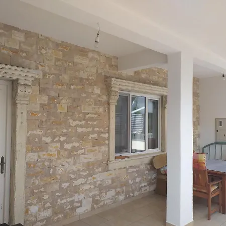 Apartment Pintar